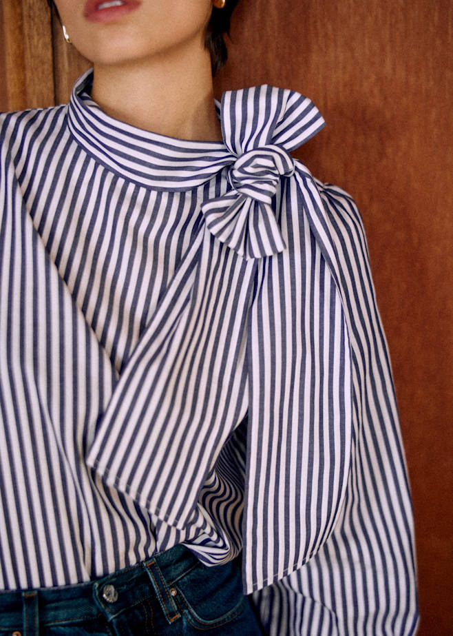 Stilla | Stribet Bluse Med Knytning