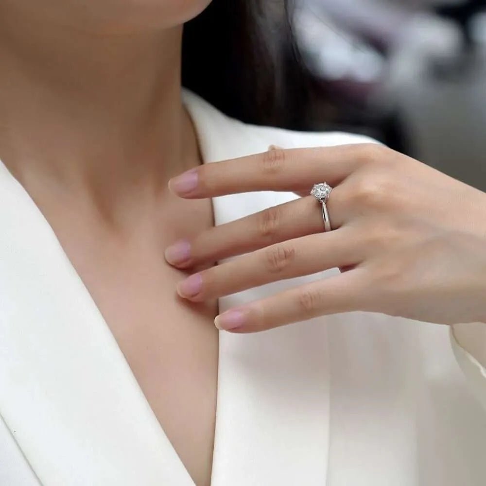 Stilla | ring med seks kløer (med certifikat)