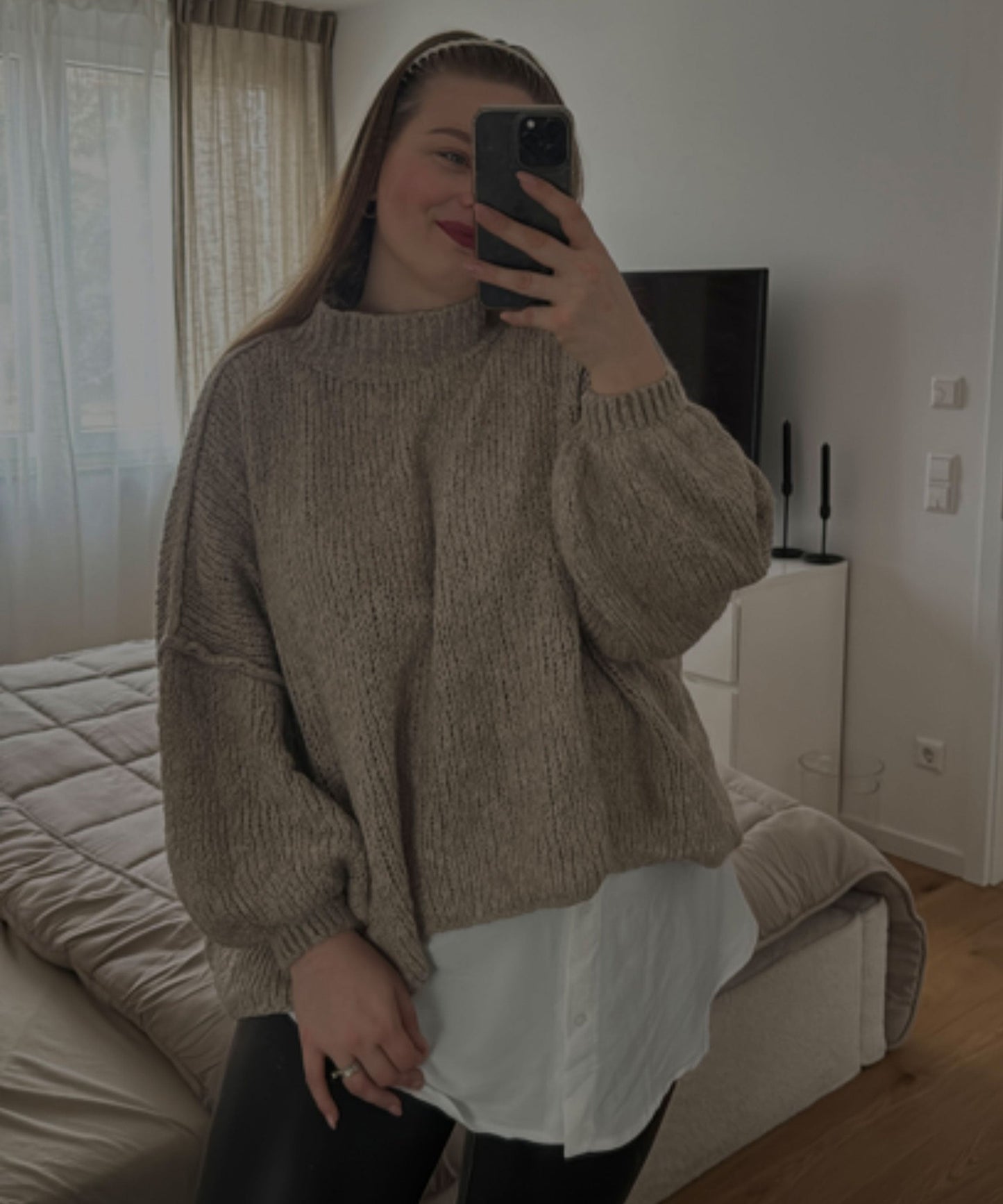 Stilla | Elegant Bluserock Hvid