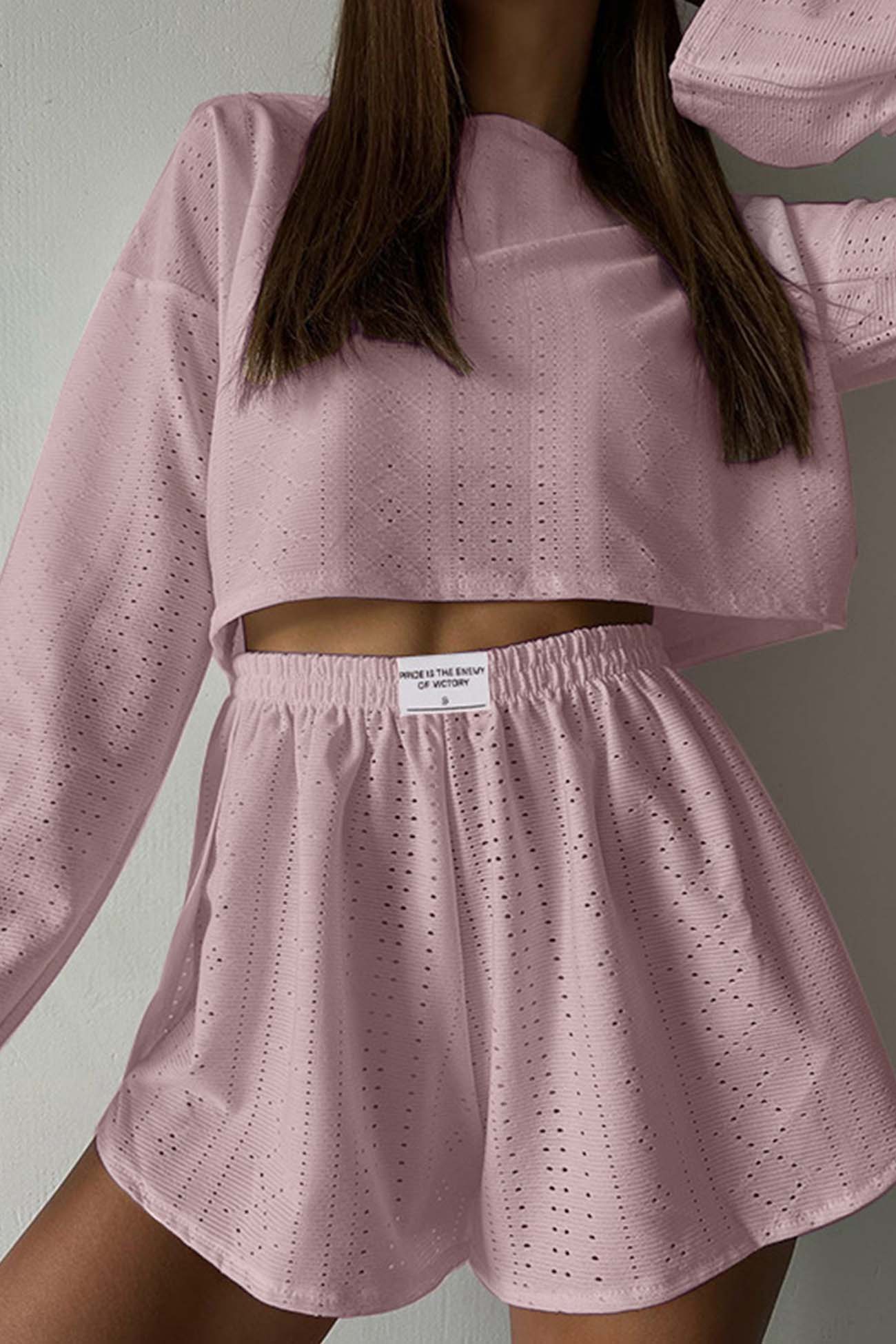 Stilla | To-delt Sæt Med Langærmet Overdel og Smalle Shorts Med Slidsser