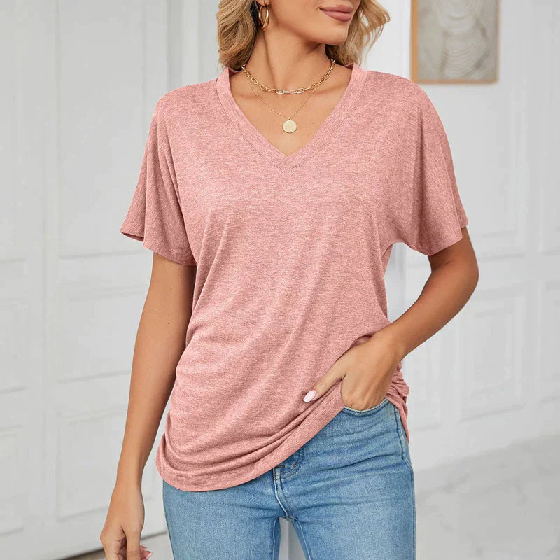 Stilla | Casual T shirt med V udskæring og løs ryg