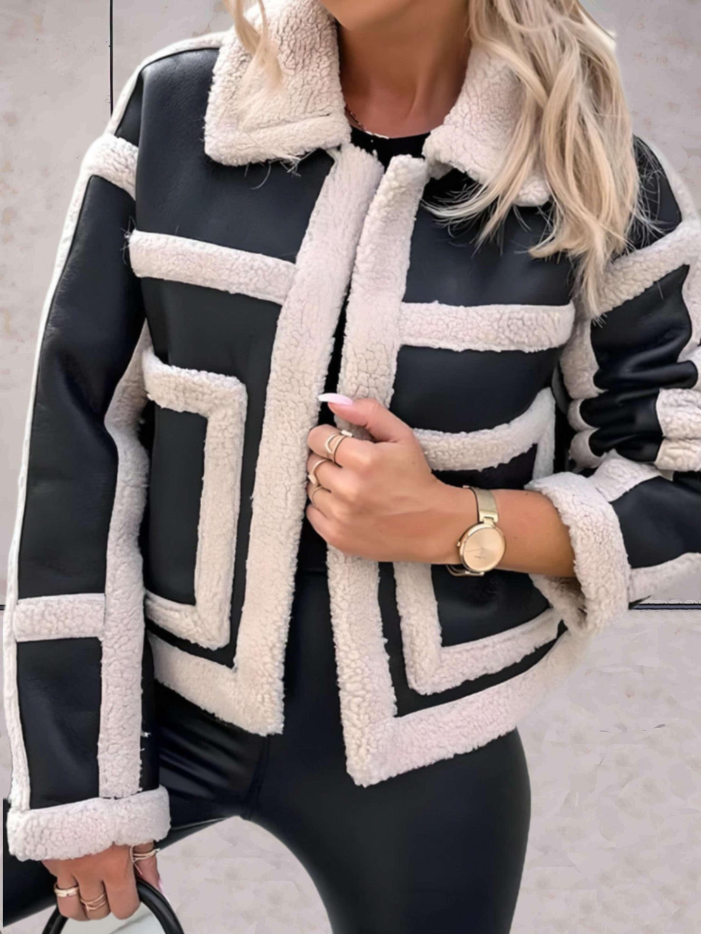 Stilla | Chic Uldfrakke Med Pelskrave