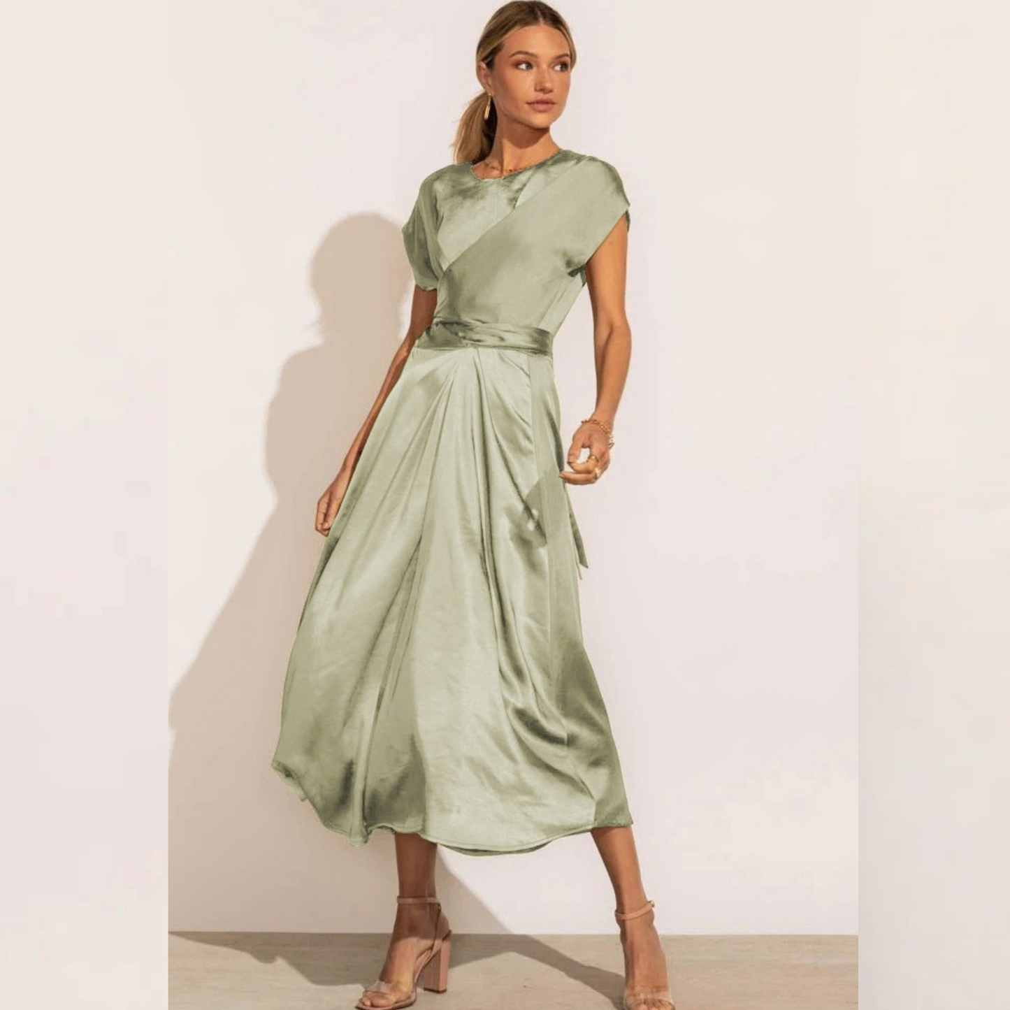 Stilla | Elegant Kjole Med Flot Drapering Til En Sofistikeret Stil