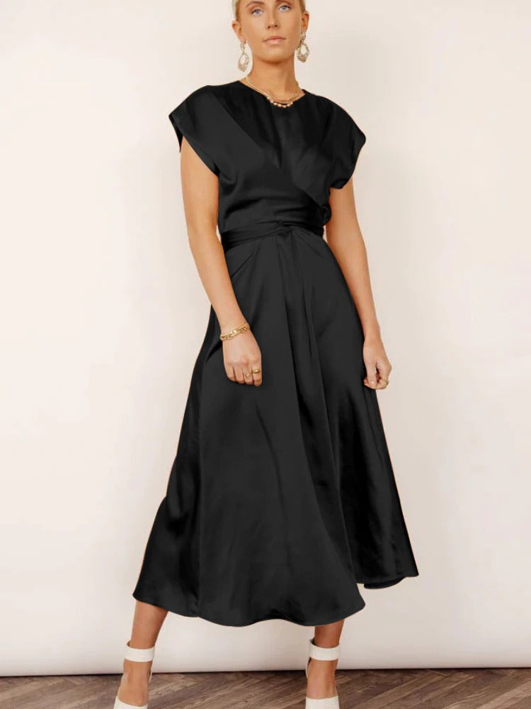 Stilla | Elegant Kjole Med Flot Drapering Til En Sofistikeret Stil