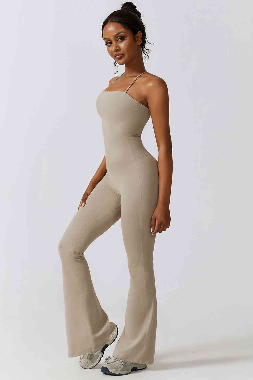 Stilla | Hals Flare Sport Jumpsuit