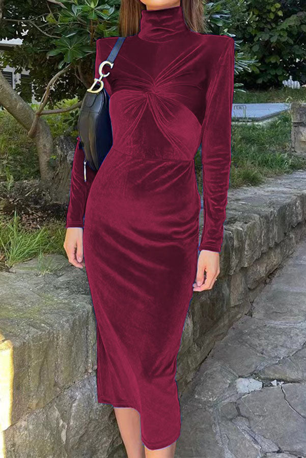 Stilla | Fejlfri Skønhed Twist Front Velvet Midi Kjole