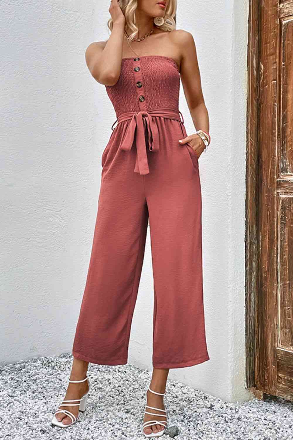 Stilla | Knapstropløse Smocked Jumpsuit Med Lommer