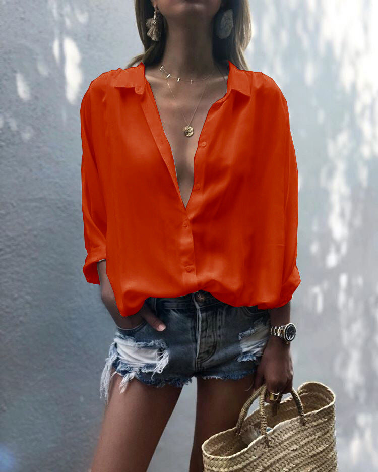 Dame afslappet chiffonbluse med dyb V-halsudskæring og løs pasform Stilla