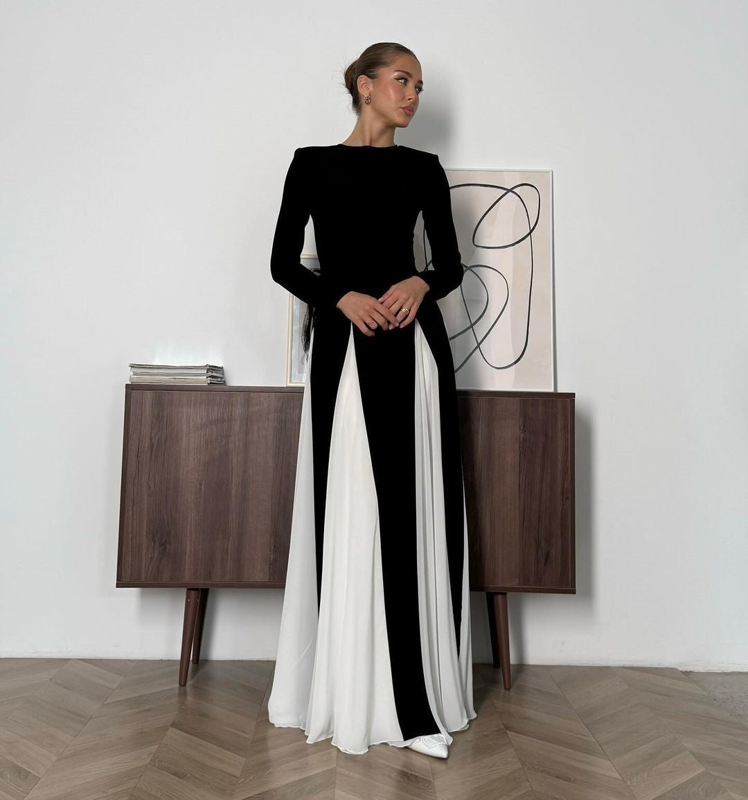 Stilla | Monokrom Elegancitet Max Dress