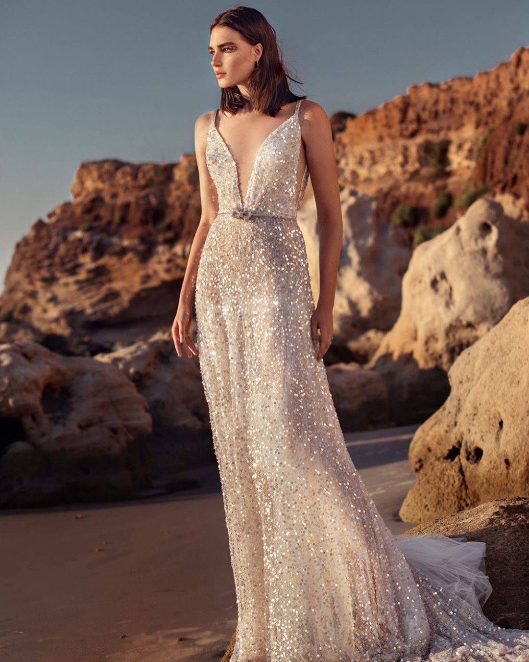 Dame Elegant aftenkjole med glitrende pailetter og dyb V-udskæring Stilla