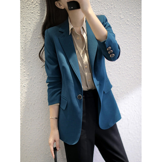 Dame elegant blazer med smalt snit og højkvalitets knapdetaljer Stilla