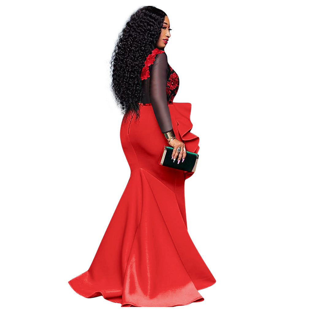 Dame Elegant aftenkjole i havfrue-stil med florale accenter og gennemsigtige ærmer Stilla