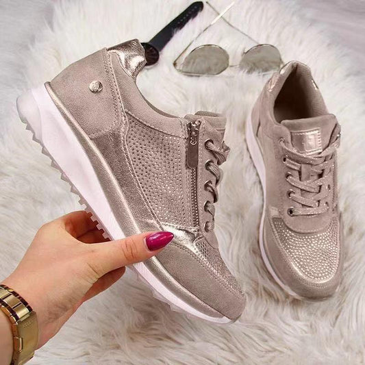 Dame Sporty Sneakers med åndbart netoverflade og modige lynlås-detaljer Stilla