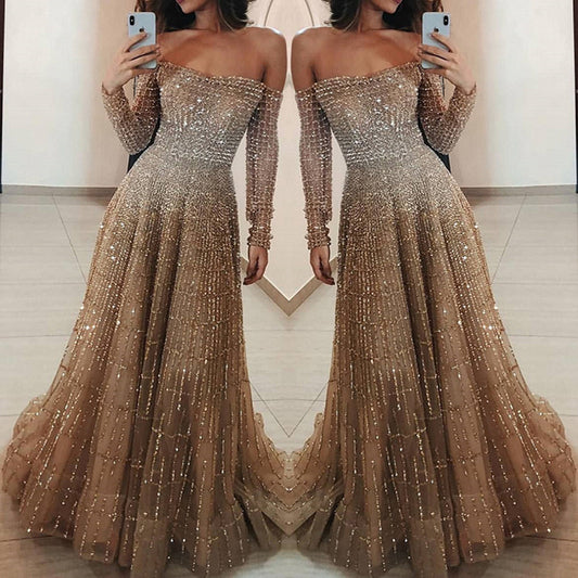 Dame Elegant aftenkjole med skinnende detaljer og stropløs snit Stilla