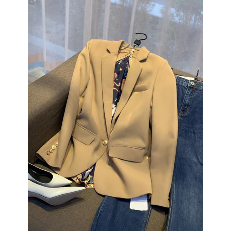 Dame elegant blazerjakke med klassiske detaljer og moderne accenter Stilla