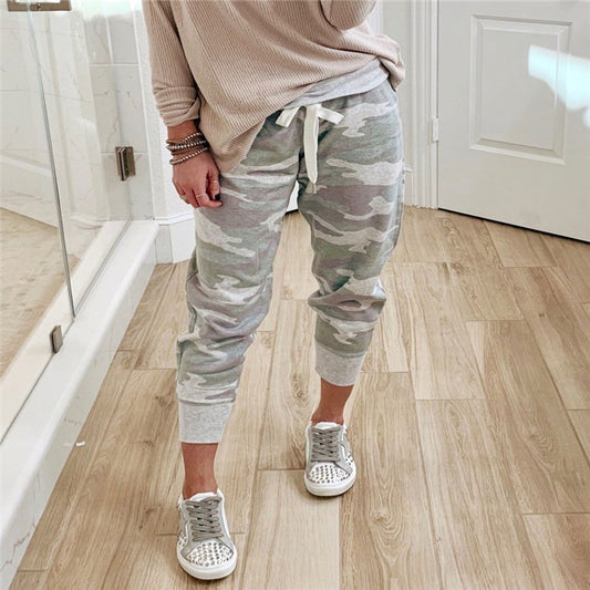 Dame Behagelige cargo bukser i camouflage-look med elastisk talje Stilla