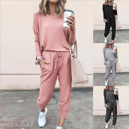 Damer afslappet jumpsuit lavet af blødt, flydende materiale med praktiske lommer og ribstrikdetaljer Stilla