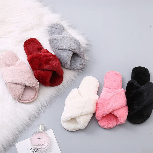 Dame fuzzy hjemmesko med fashionable kryds-design og skridsikker sål Stilla