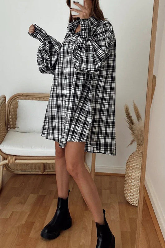 Stilla | Fashion Bluser Med Omslået Krave og Ruteformede Sløjfer