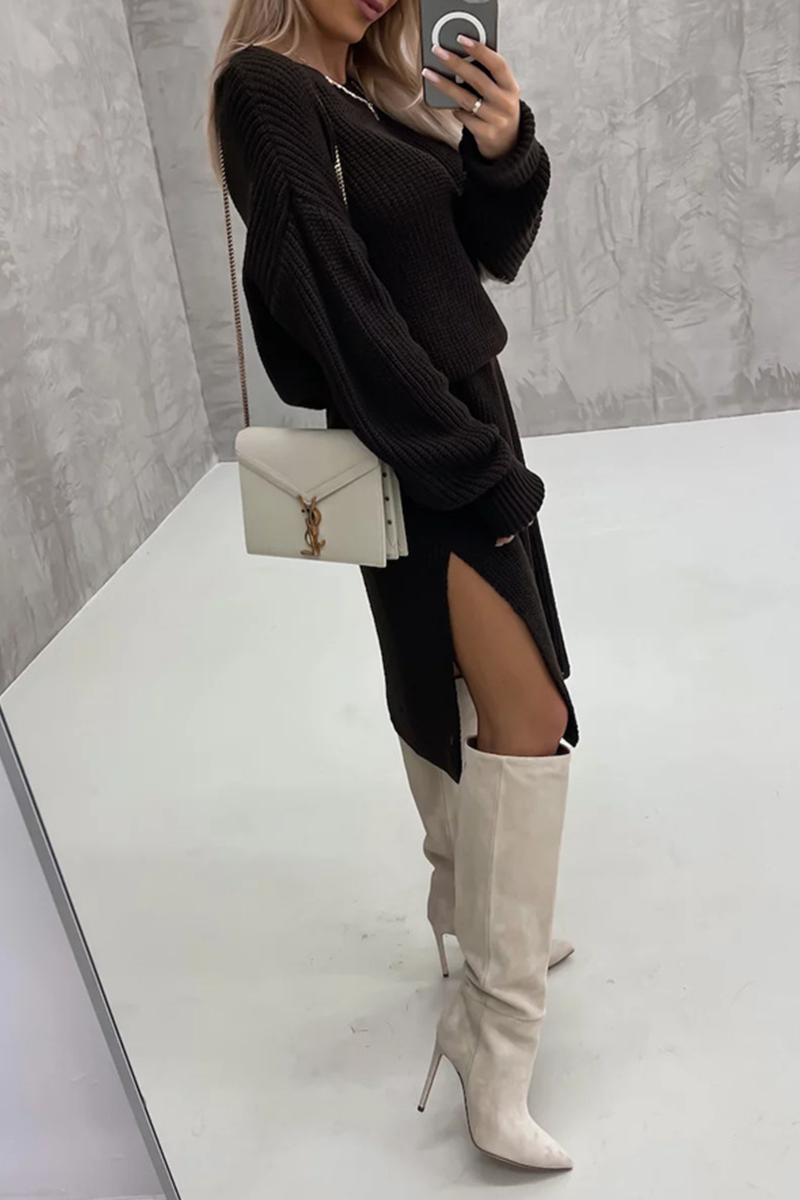 Stilla | Enkle Elegante Kjoler Med Lange Ærmer, Slids og Rund Halsudskæring