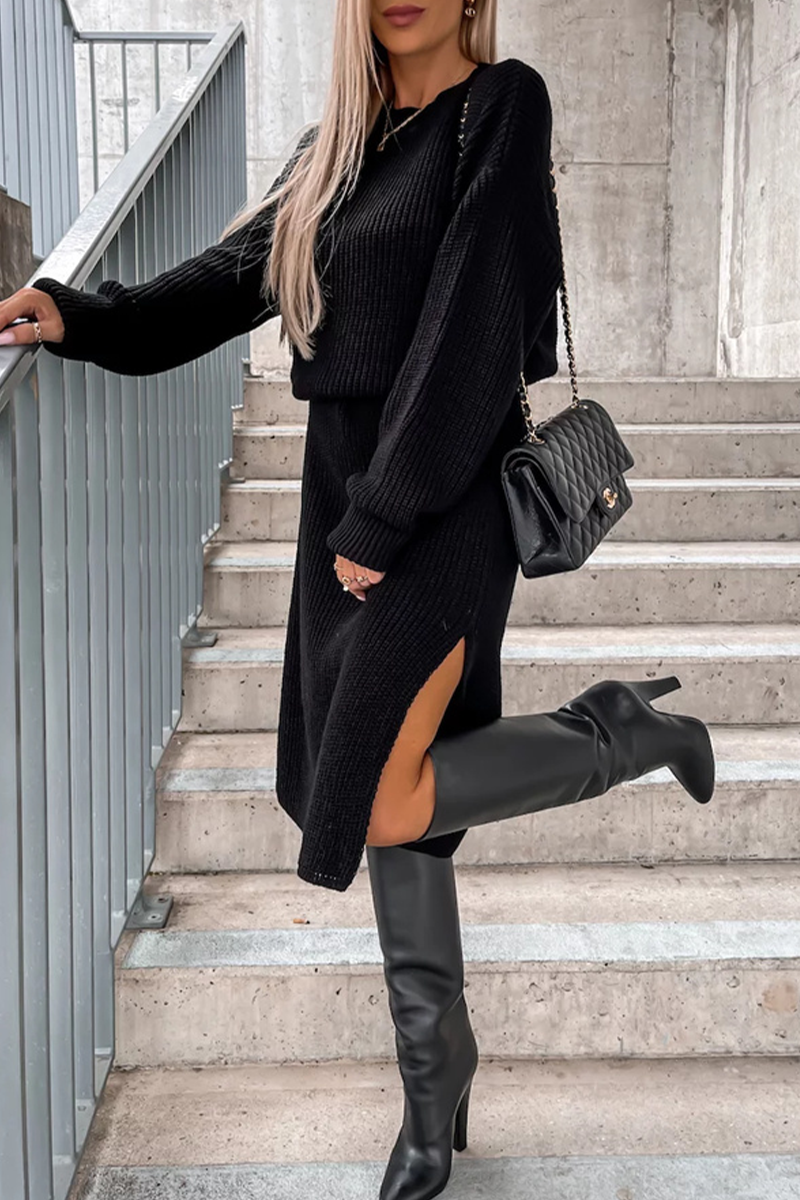 Stilla | Enkle Elegante Kjoler Med Lange Ærmer, Slids og Rund Halsudskæring