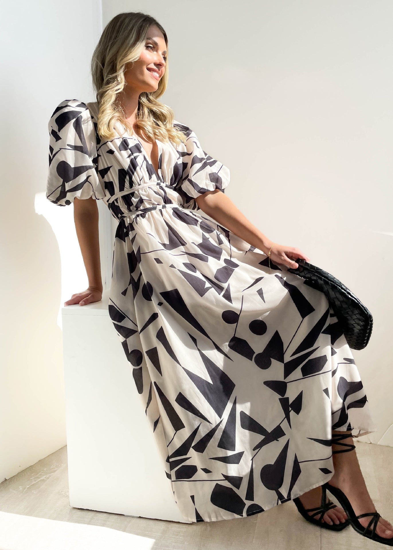 Stilla | Lange V-Udskæring Kjoler Med Pufærmer