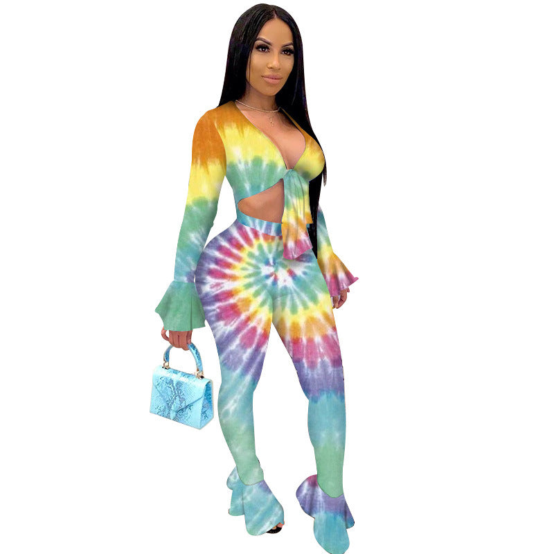 Dame Mode Cut-Out Jumpsuit med flared ærmer og farverigt Tie-Dye-design Stilla
