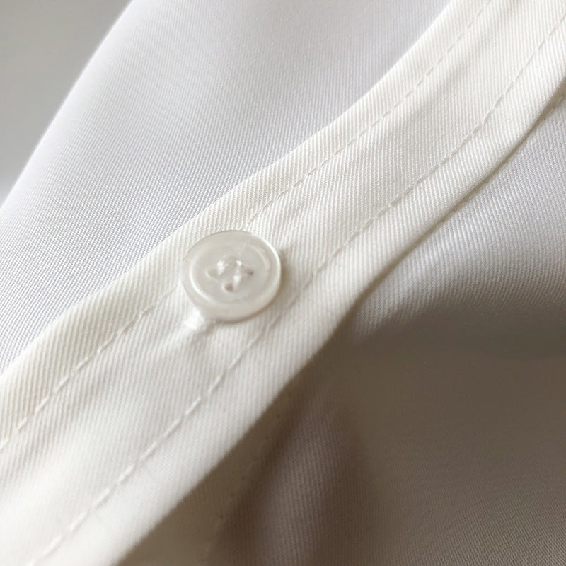 Dame elegant bluse i let, åndbart materiale med preppy skjortekrave og brystlomme Stilla