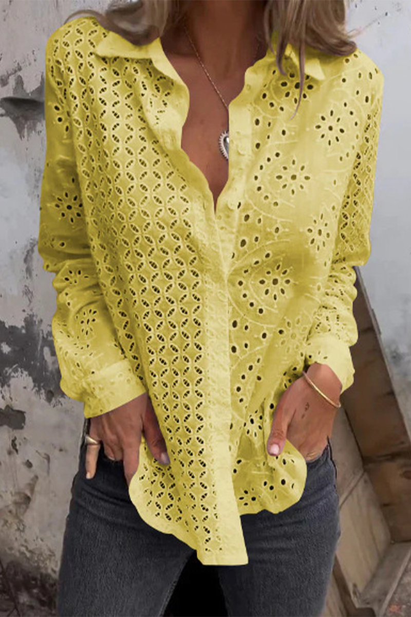 Stilla | Ensfarvede Casual Bluser Med Omslået Krave