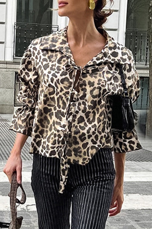 Stilla | Løs Leopard Print Bluser Med Snore og Omslaget Krave
