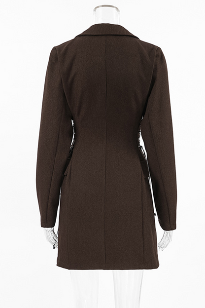 Stilla | Elegante jakkekjoler til hverdagen med knapper og stropper og ombukbart krave.