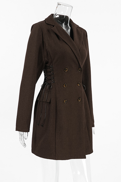 Stilla | Elegante jakkekjoler til hverdagen med knapper og stropper og ombukbart krave.