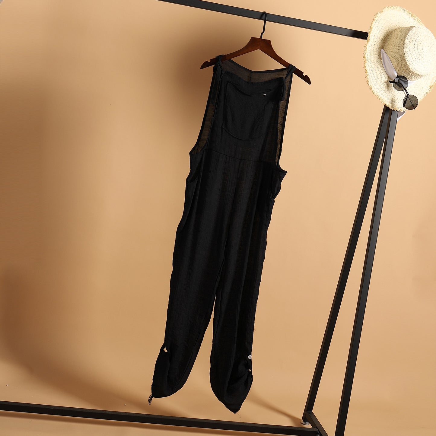 Dame Løs Jumpsuit med justerbare stropper og praktiske lommer Stilla