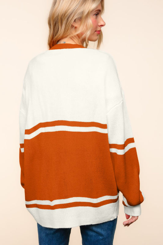 Stilla | Full Size V Hals Knappet Ned Bogstav Patch Cardigan