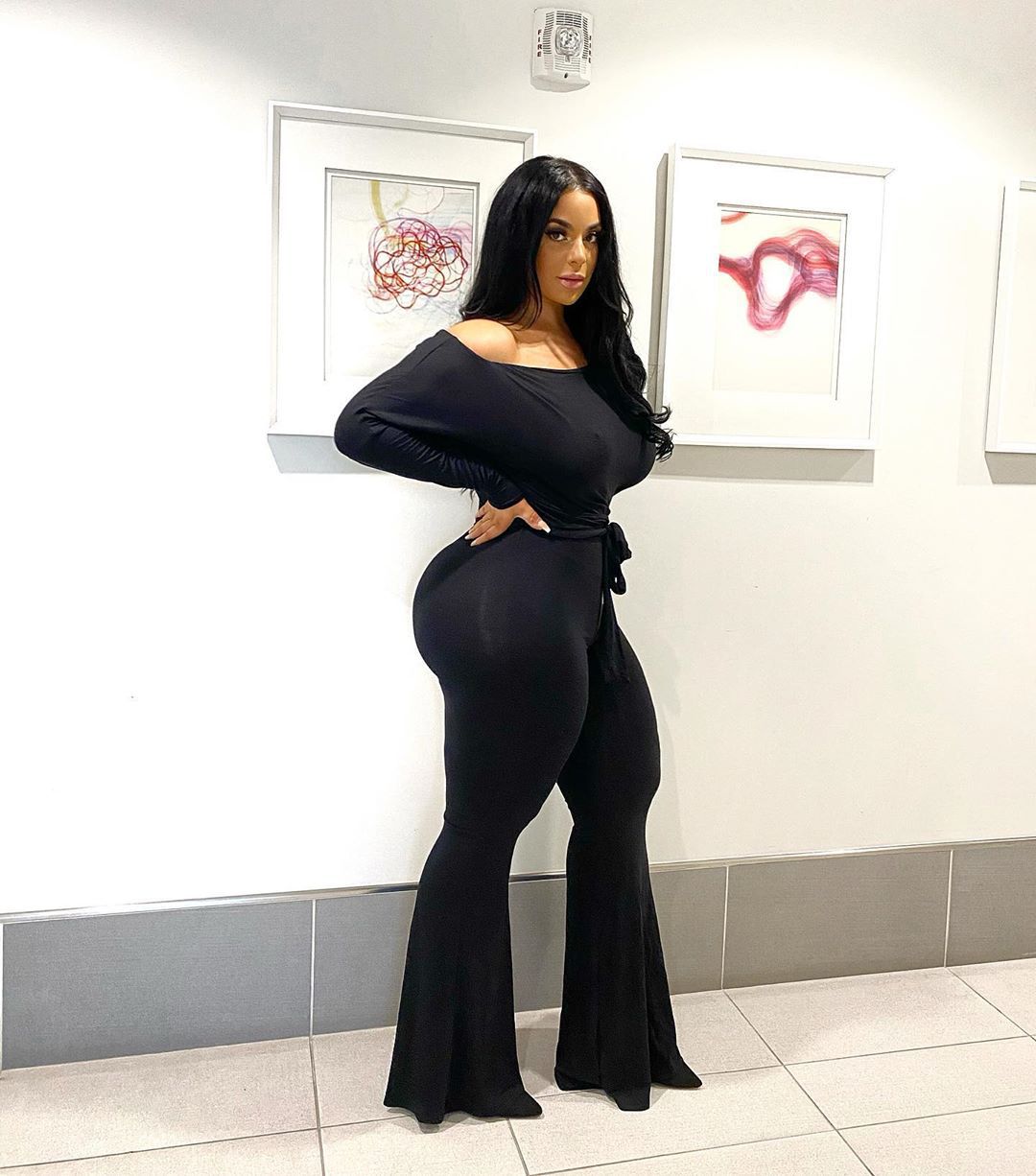 Dame Elegant Langærmet Jumpsuit med figursyet snit og bredt ben Stilla