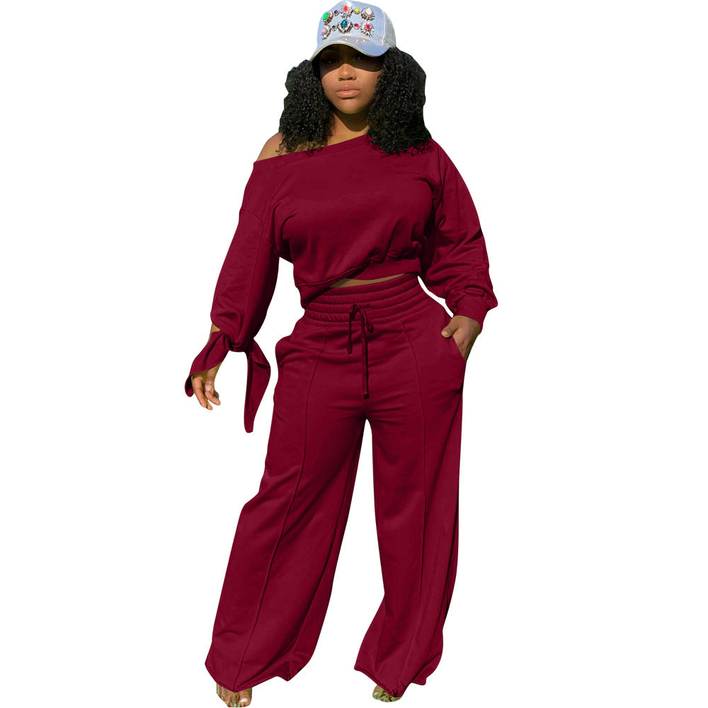 Dame afslappet og moderigtigt fritidssæt med raffinerede detaljer Stilla