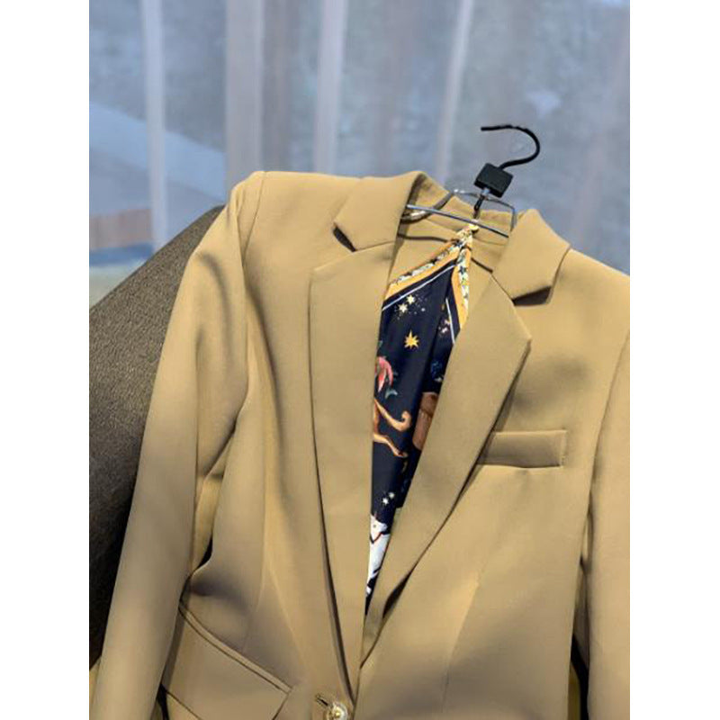 Dame elegant blazerjakke med klassiske detaljer og moderne accenter Stilla