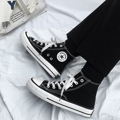 Dame højt format sneakers lavet af let og åndbart lærred med klassisk design Stilla