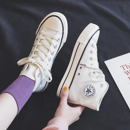 Dame højt format sneakers lavet af let og åndbart lærred med klassisk design Stilla