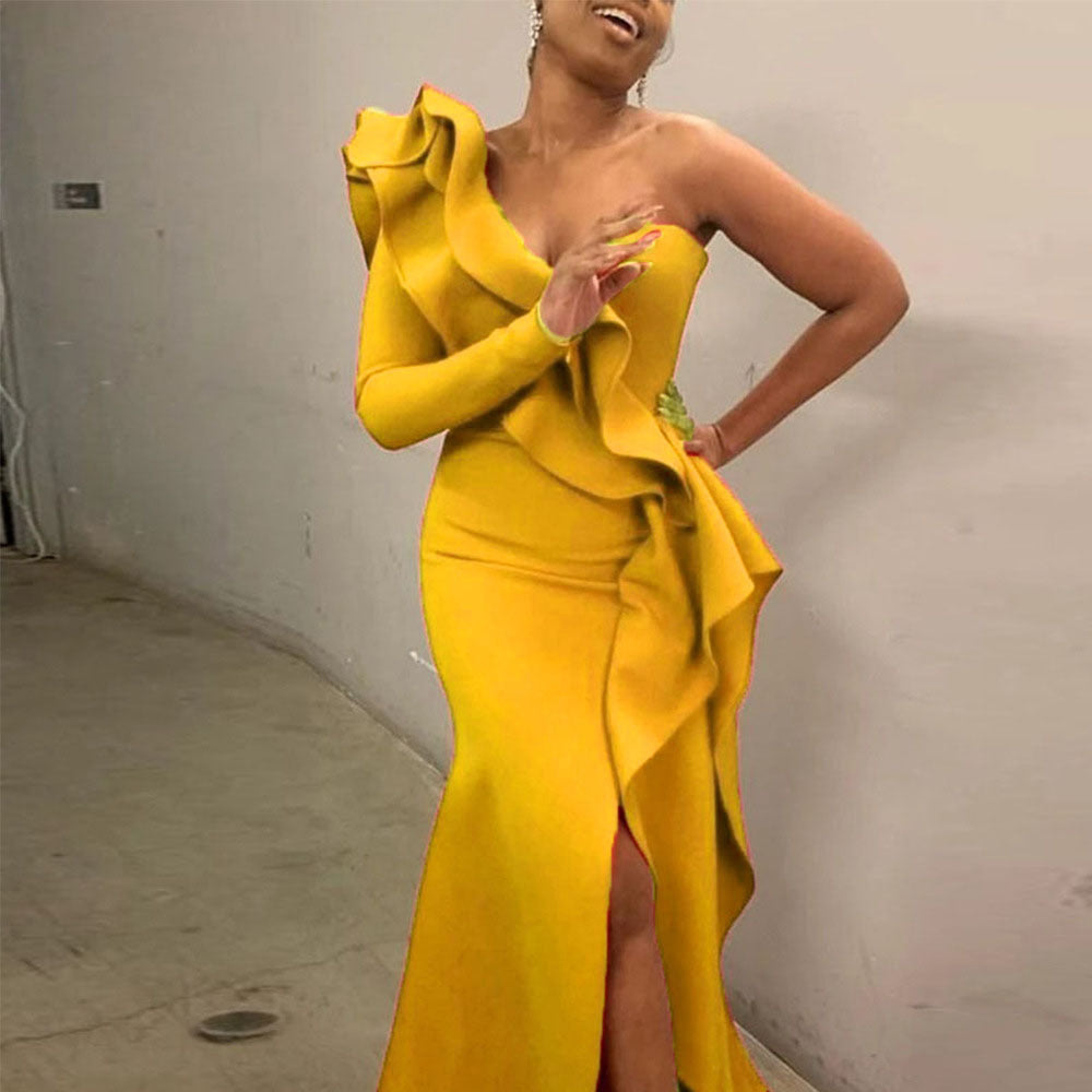 Dame Elegant aftenkjole med flæse og asymmetrisk snit Stilla