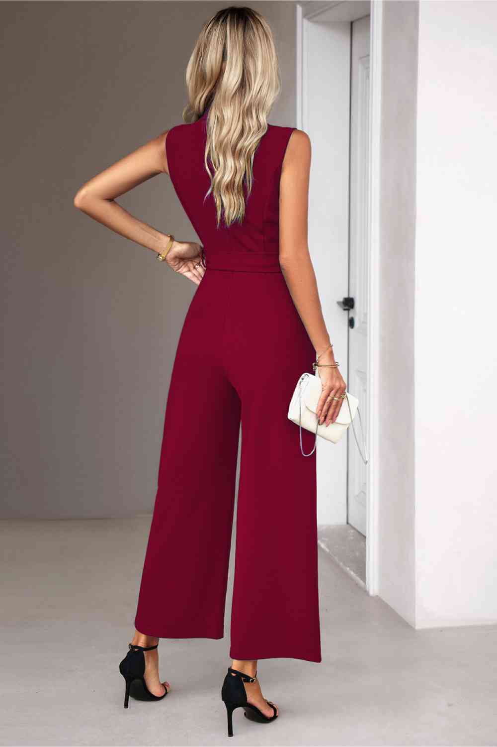 Stilla | Talje sjal krave ærmeløs jumpsuit