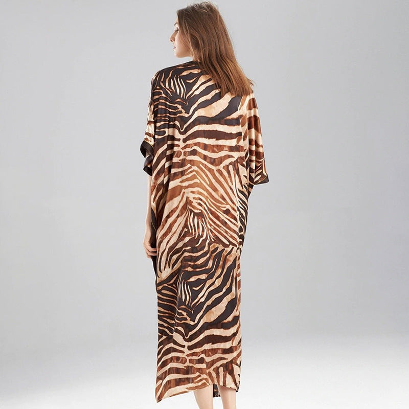 Dame afslappet kaftan med moderne dyremønster og sidelommer Stilla