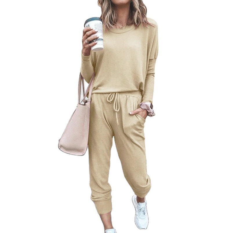 Damer afslappet jumpsuit lavet af blødt, flydende materiale med praktiske lommer og ribstrikdetaljer Stilla