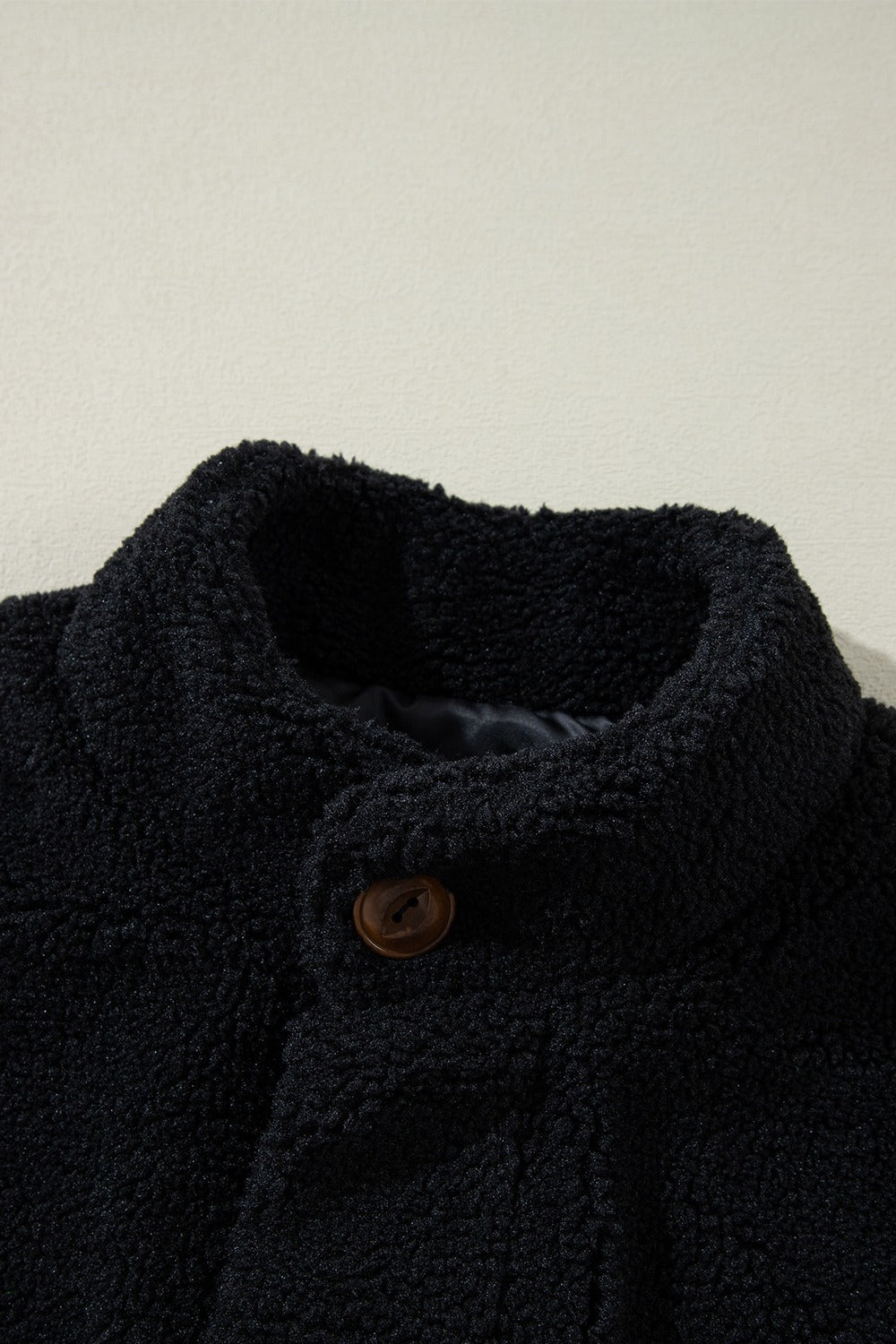 Stilla | Mock Neck Knap Op Vest Frakke