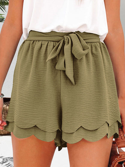 Stilla | Lagdelt Scalloped Hem Shorts