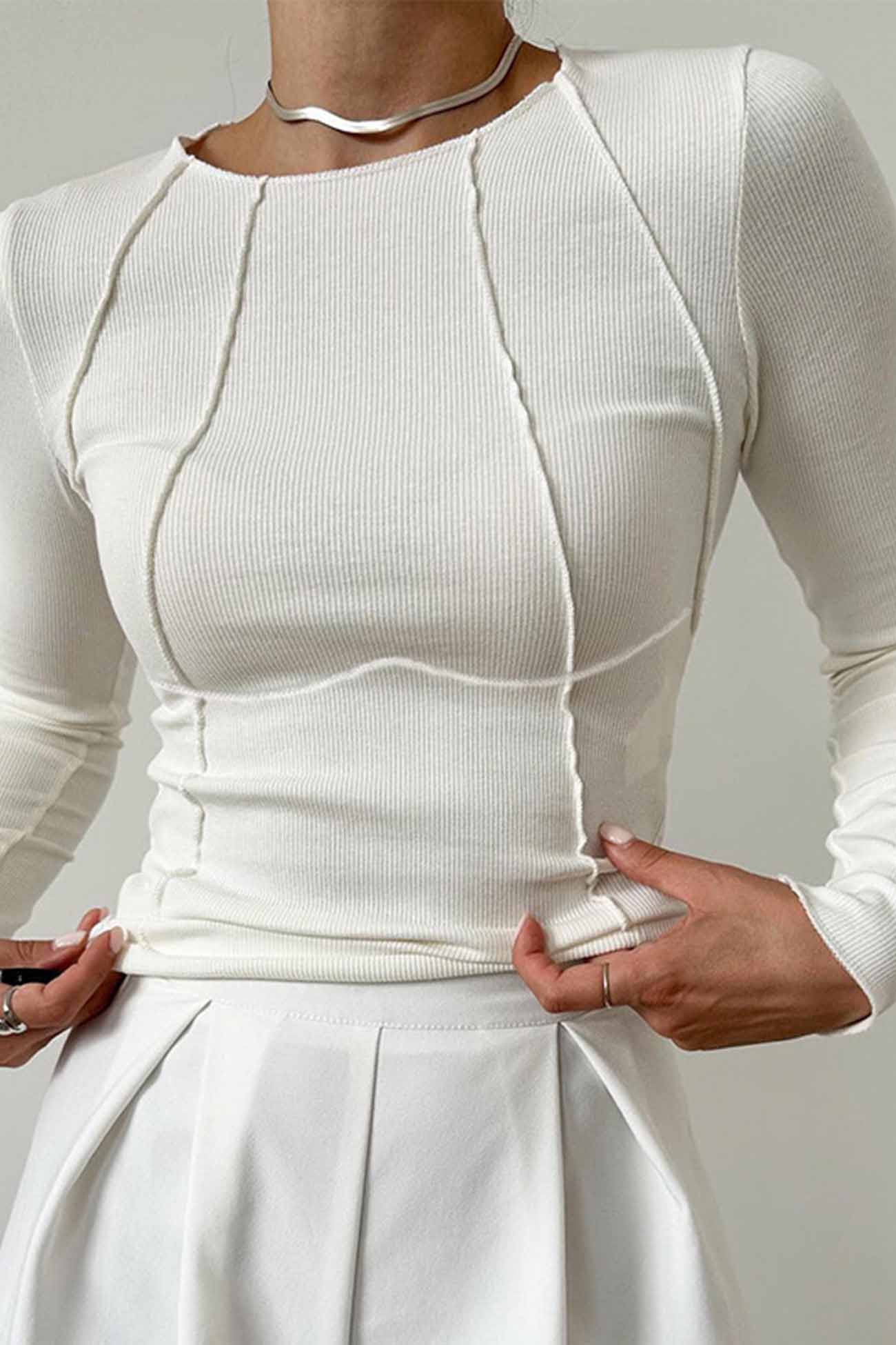Stilla | Slim Fit toppe med rund halsudskæring i ensfarvet
