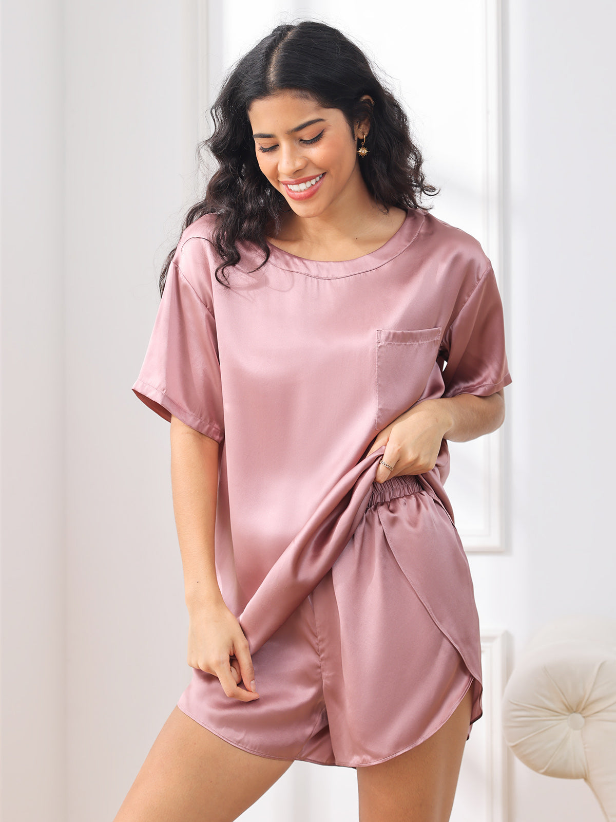 Stilla | Kvinders Overstørrelse Silke T-Shirt Kort Pyjamasæt