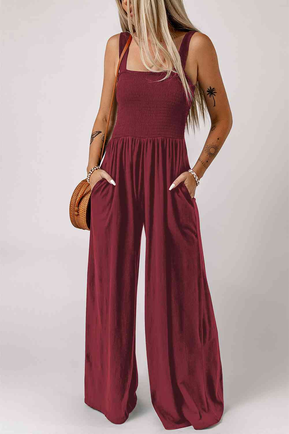 Stilla | Square Neck Wide Leg Jumpsuit Med Lommer