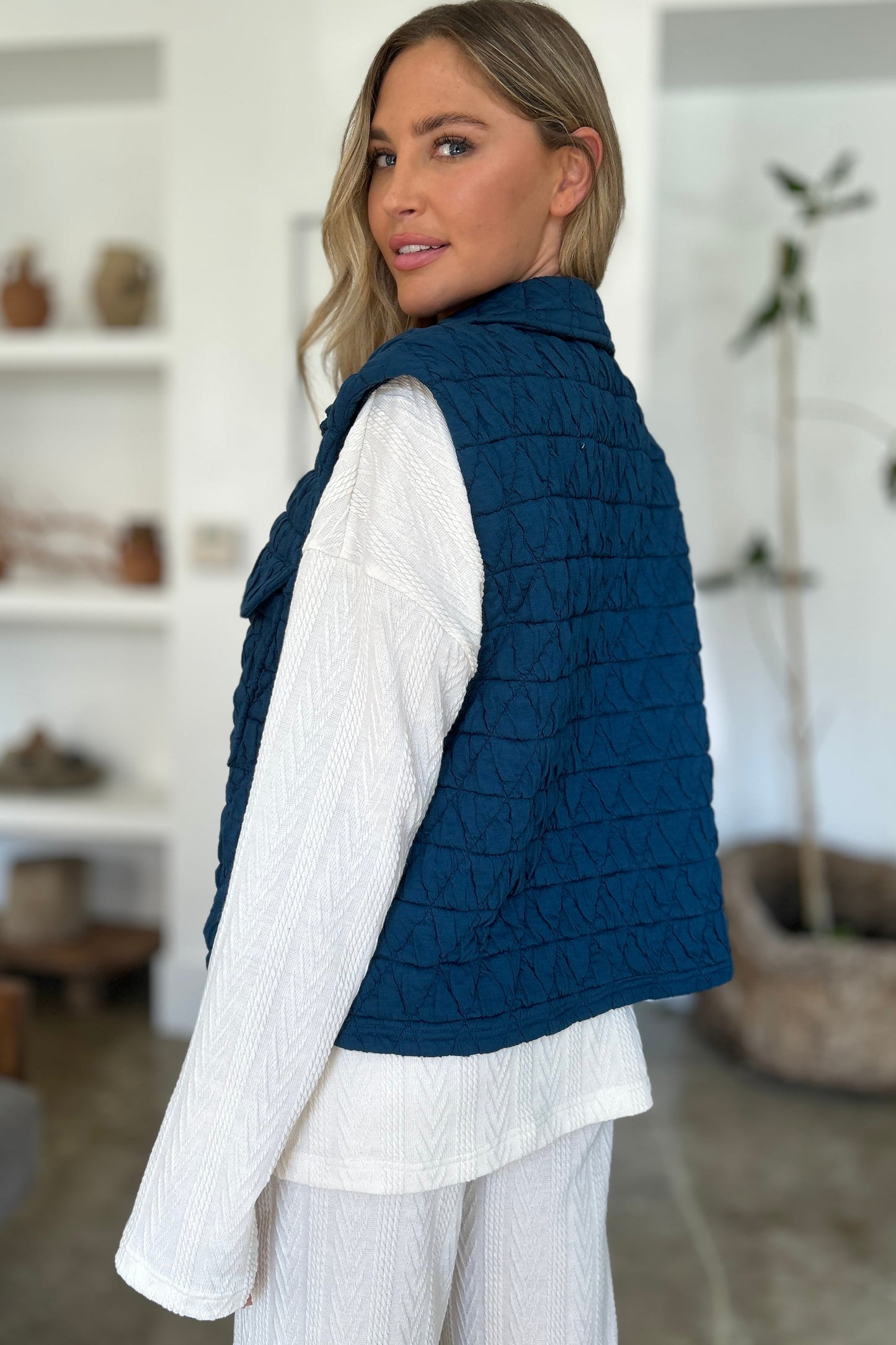 Stilla | Tag Full Size Pocketed Texture Snap Down Vest Frakke