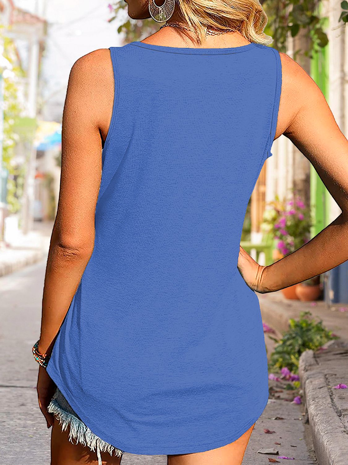 Stilla | Neck Race Car Graphic Tank Top